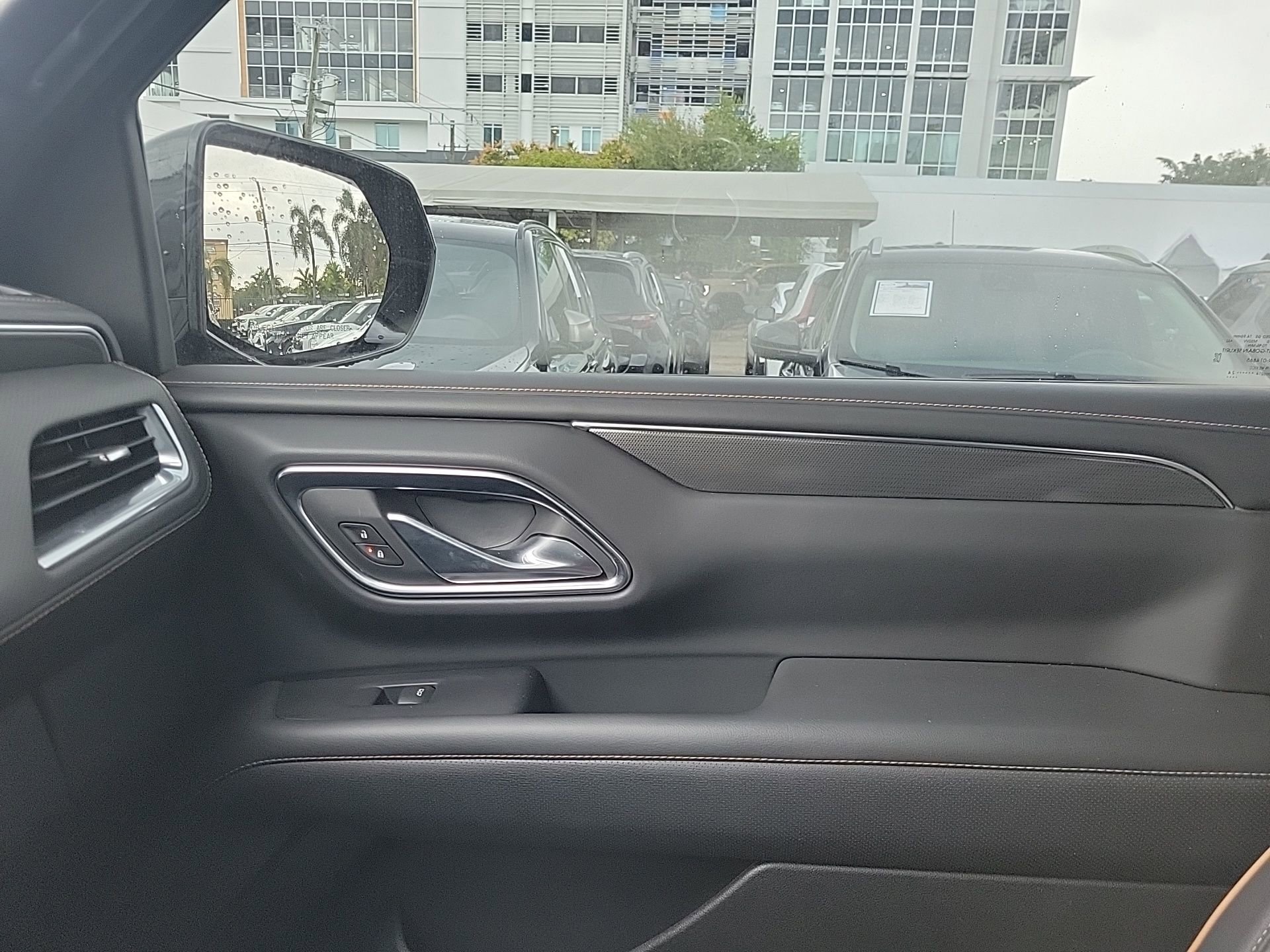 Used 2024 GMC Yukon AT4 w/ AT4 Premium Package image 33