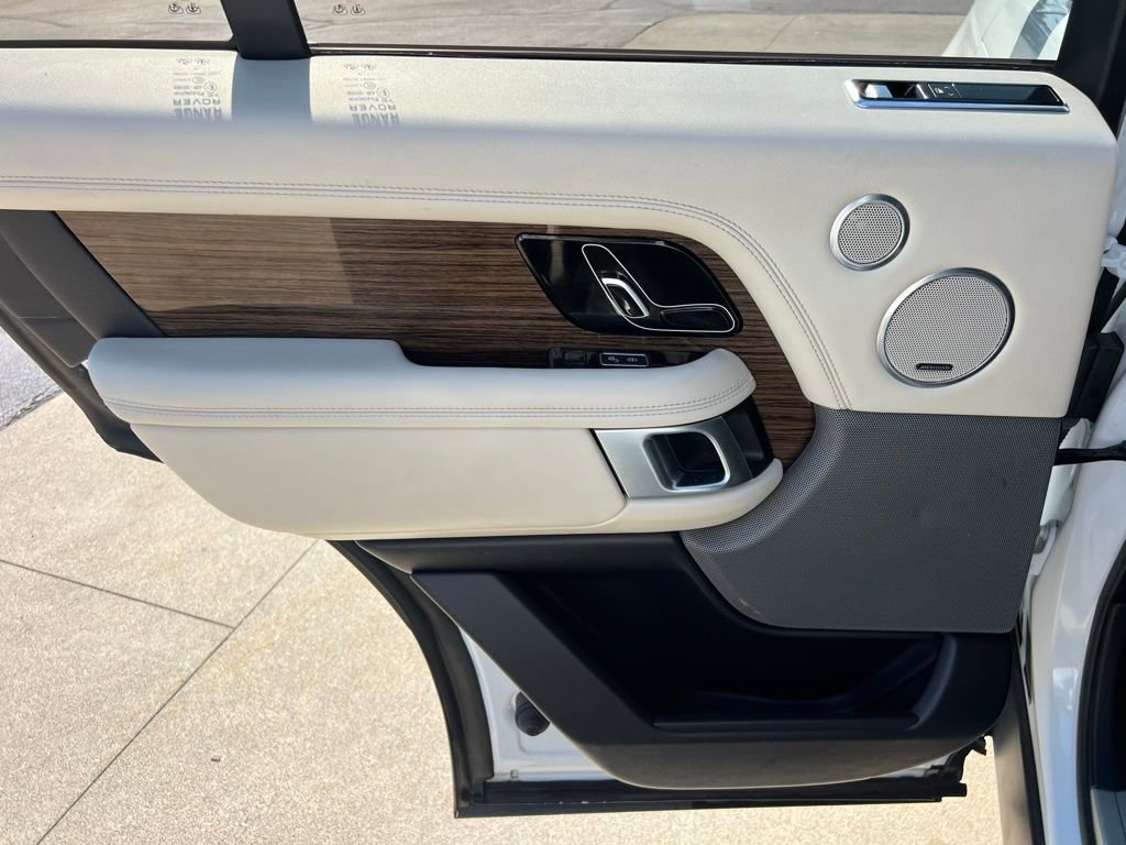 Used 2018 Land Rover Range Rover HSE image 22