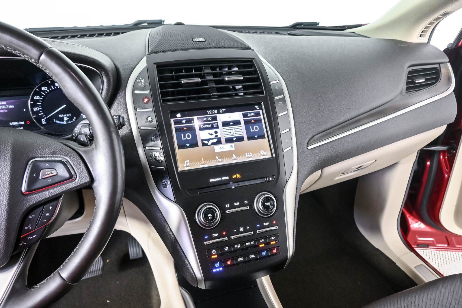 Used 2019 Lincoln MKC Reserve w/ MKC Technology Package FWD image 12
