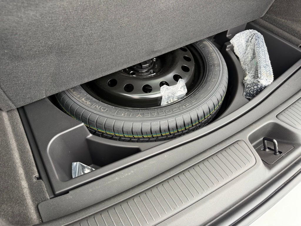 Certified 2024 Buick Envision Sport Touring AWD/4WD image 10