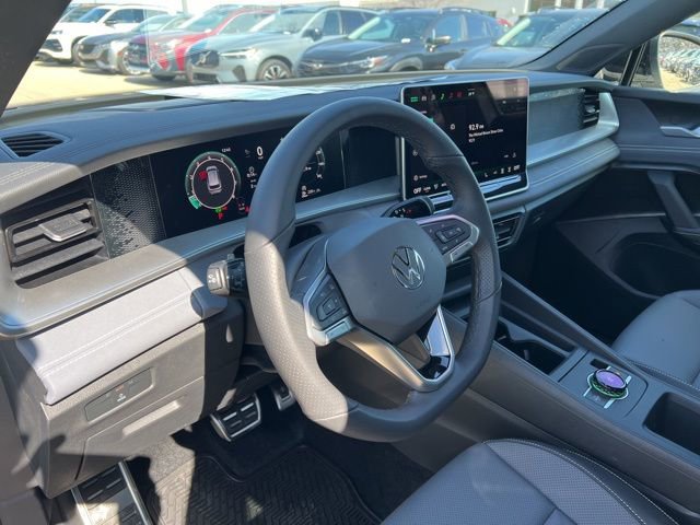 New 2026 Volkswagen Tiguan SE R-Line image 12
