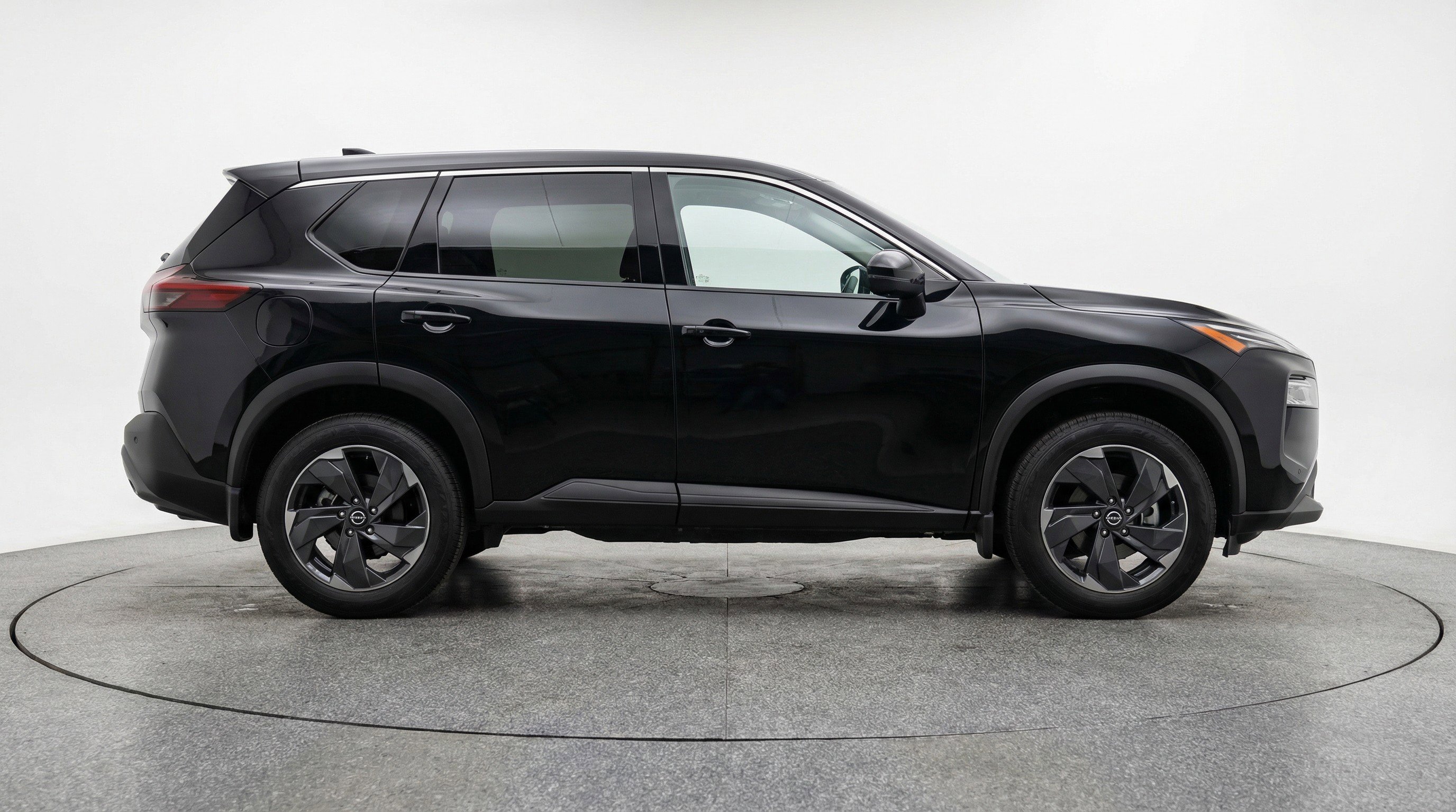 Used 2025 Nissan Rogue SV image 11