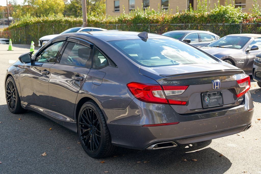 Used 2018 Honda Accord Sport image 5