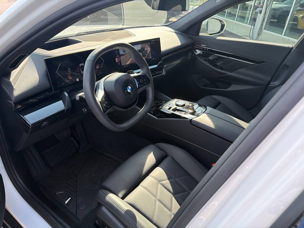 Used 2026 BMW 530i w/ Premium Package RWD image 17