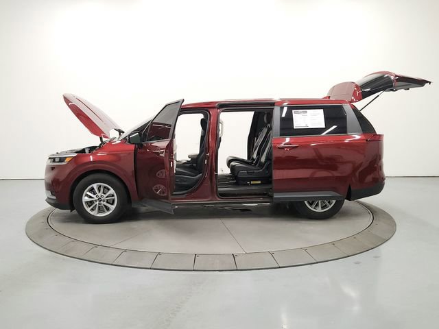 Used 2023 Kia Carnival LX FWD image 12