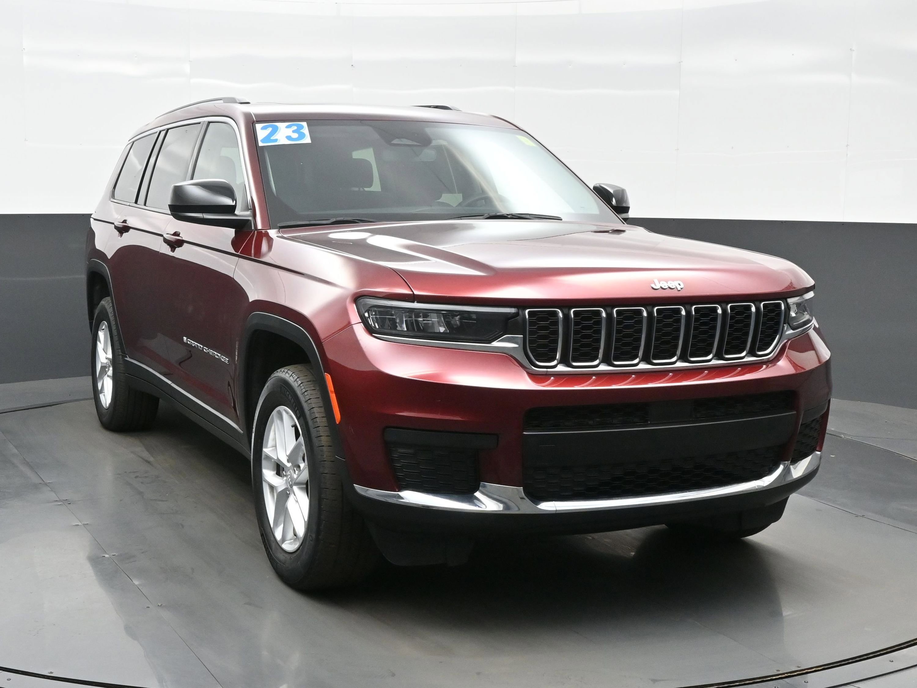Used 2023 Jeep Grand Cherokee L Laredo image 8