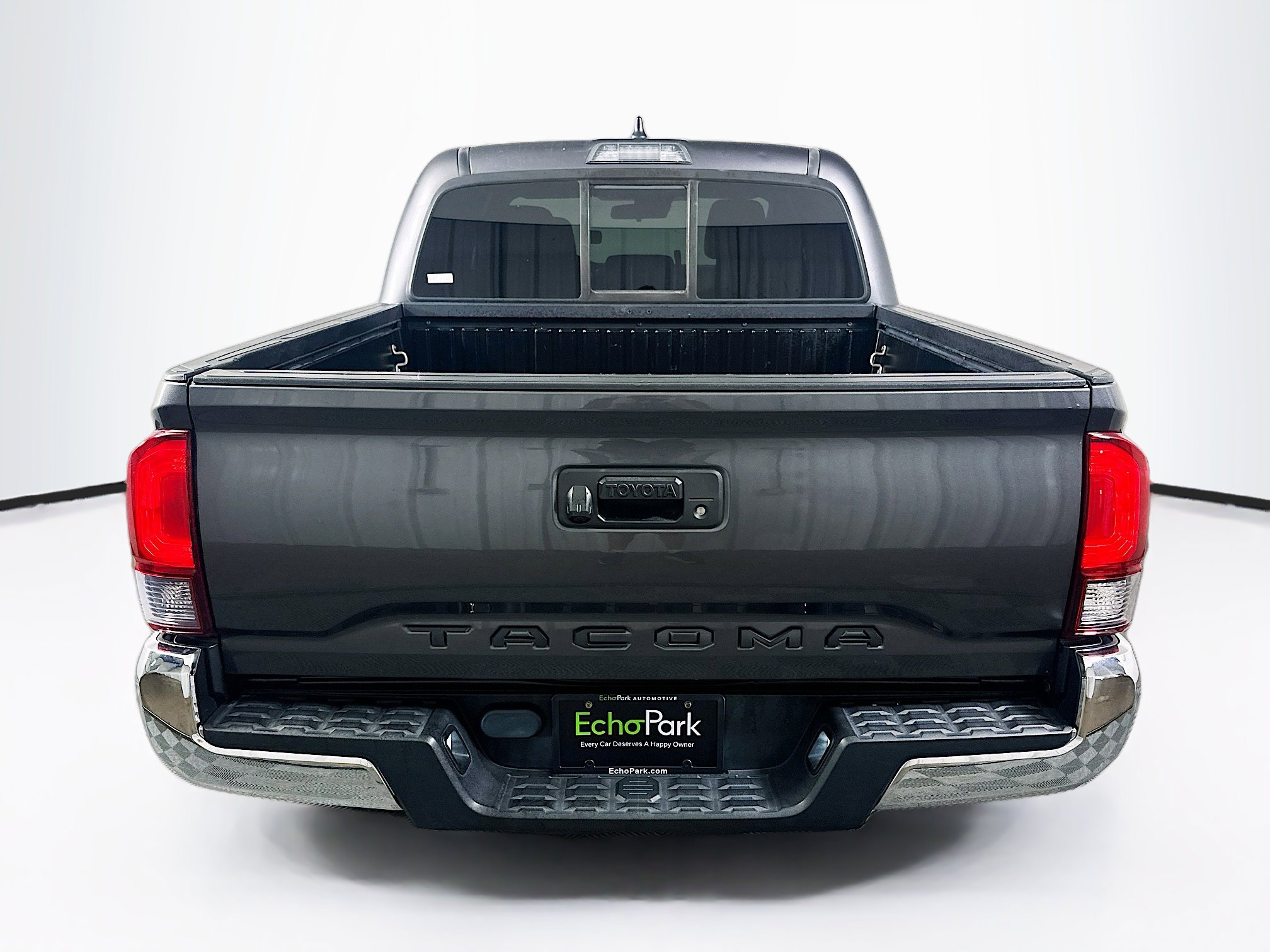Used 2020 Toyota Tacoma SR5 RWD image 7