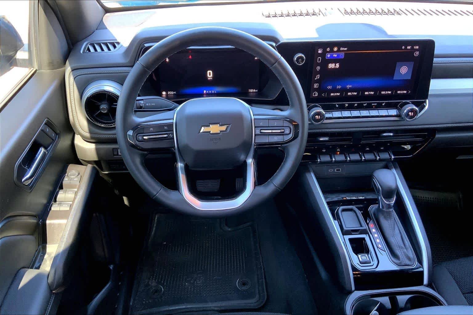 Used 2024 Chevrolet Colorado LT w/ LT Convenience Package II image 6