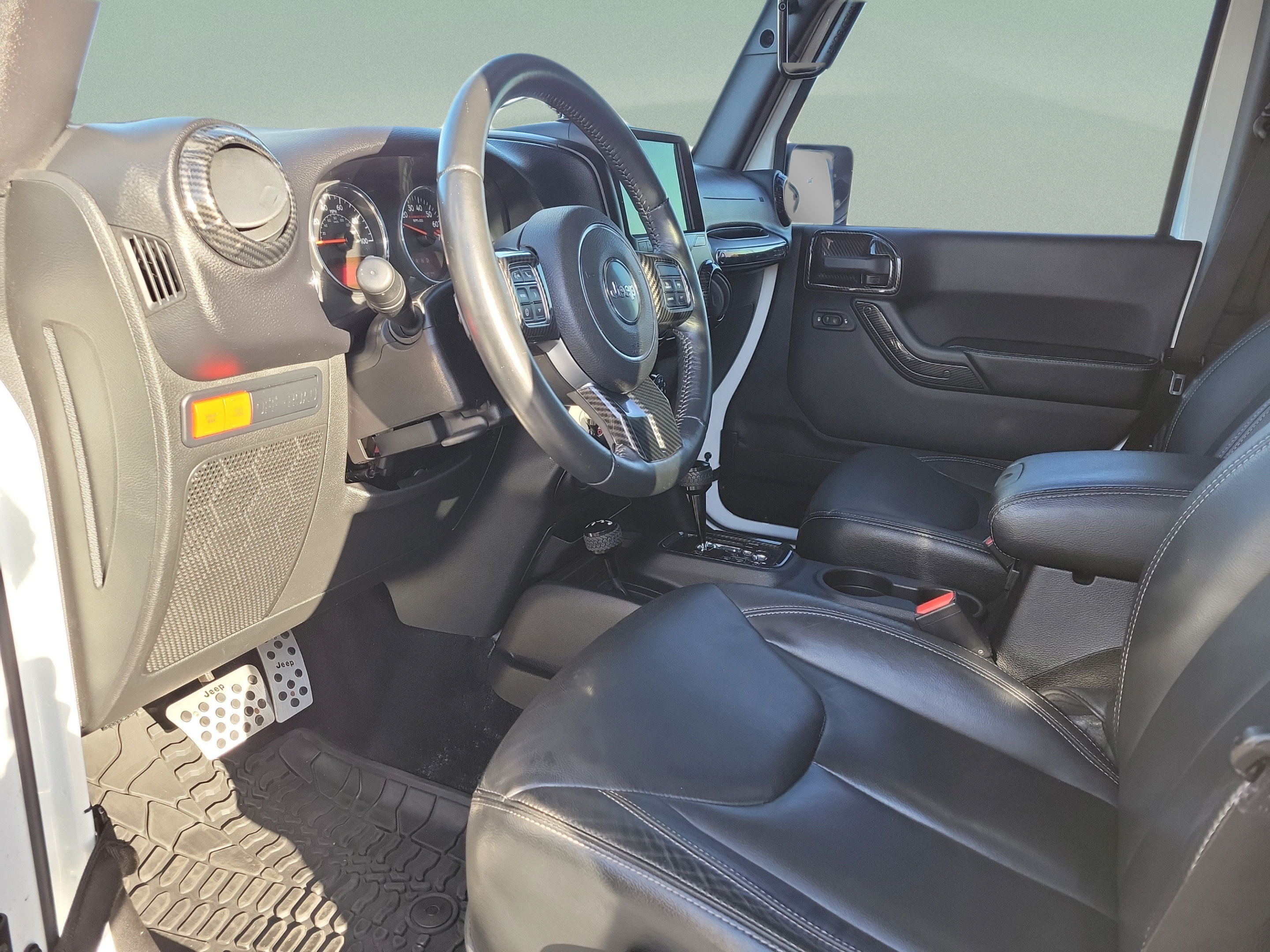 Used 2016 Jeep Wrangler Unlimited Rubicon AWD/4WD image 13
