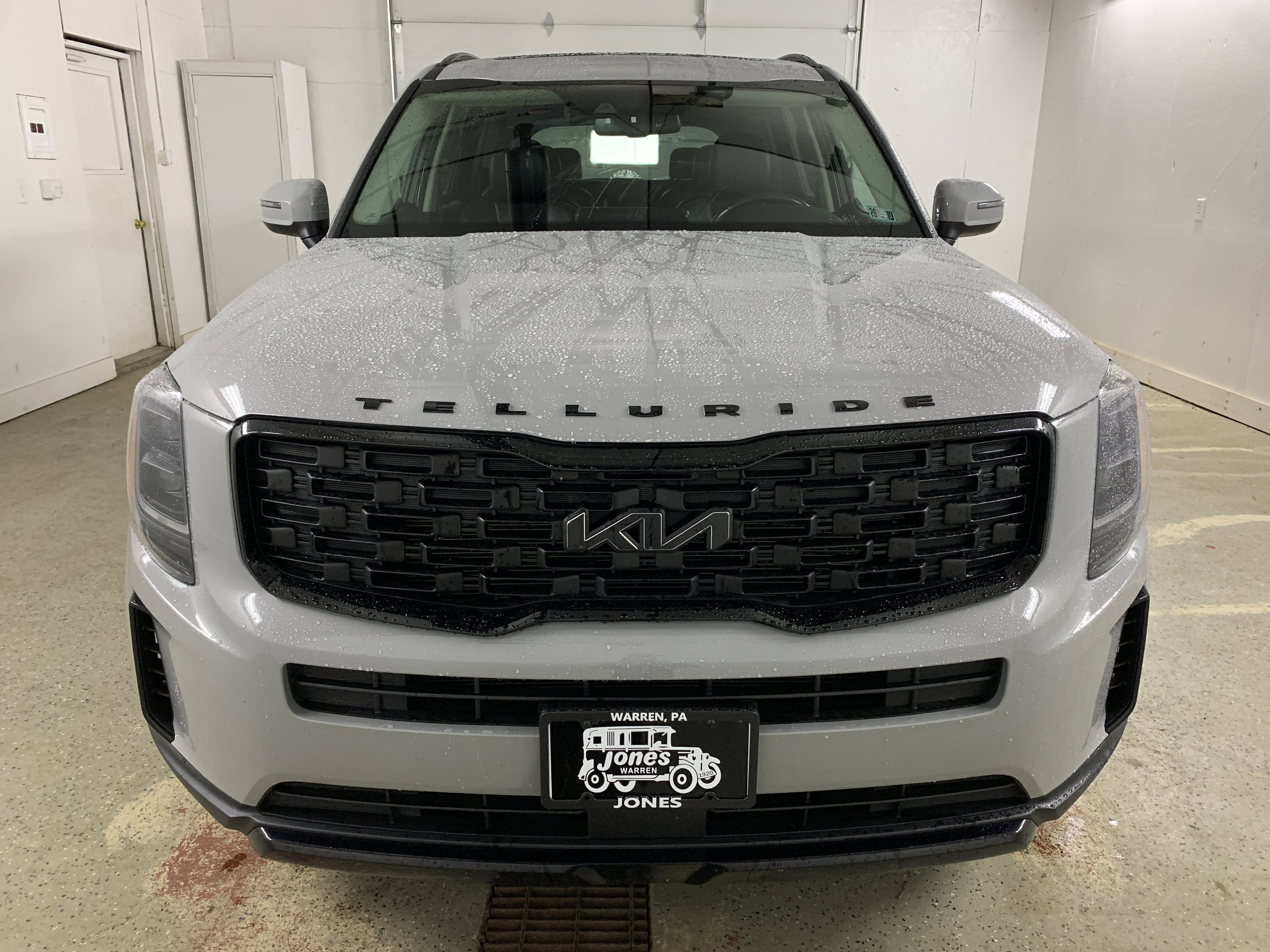 Used 2022 Kia Telluride EX w/ EX Premium Package image 2