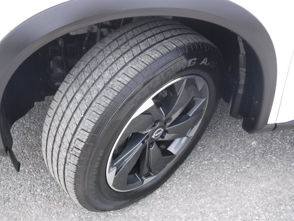 Used 2024 Nissan Rogue SV AWD/4WD image 23