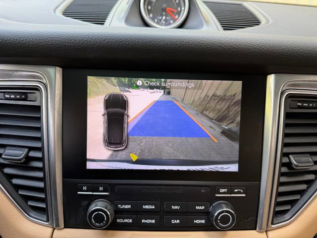 Used 2017 Porsche Macan image 24