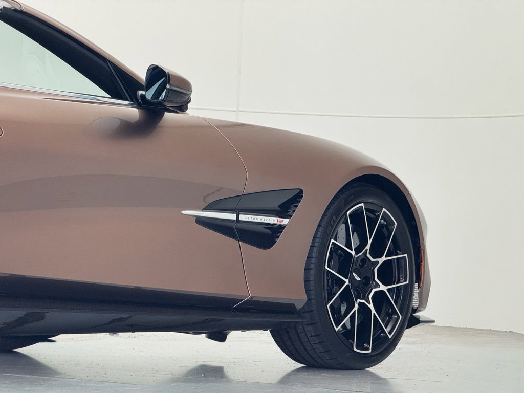 New 2026 Aston Martin Vanquish Convertible image 48