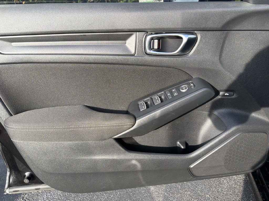 Used 2025 Honda Civic Sport image 11