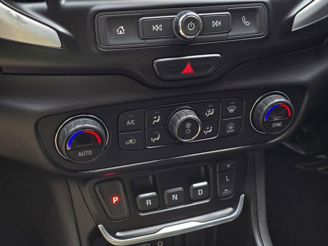 Used 2020 GMC Terrain SLE w/ Driver Convenience Package image 32