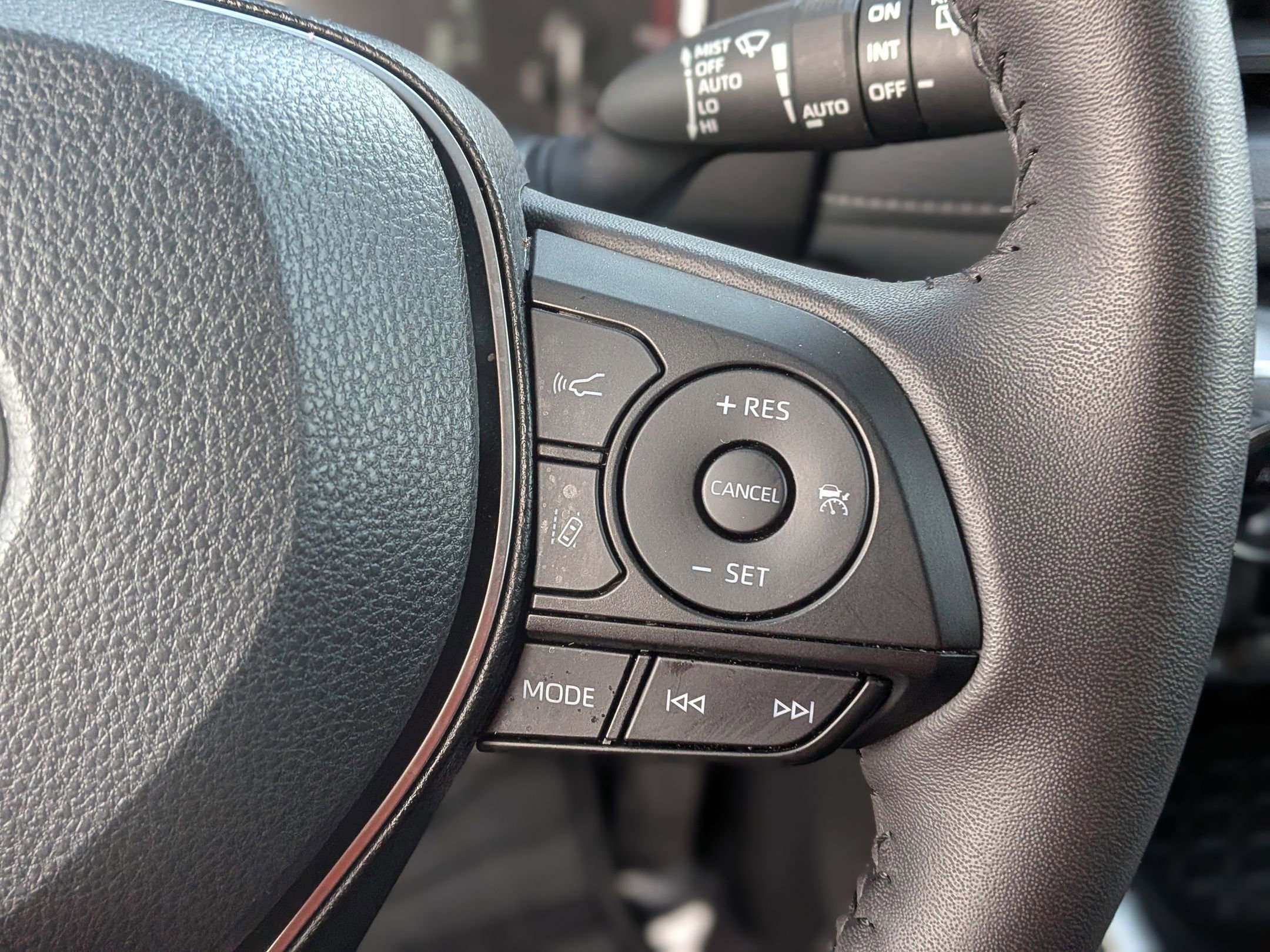 Used 2025 Toyota RAV4 XLE w/ Weather Package image 23