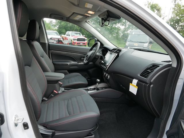 Used 2025 Mitsubishi Outlander Sport SE AWD/4WD image 8