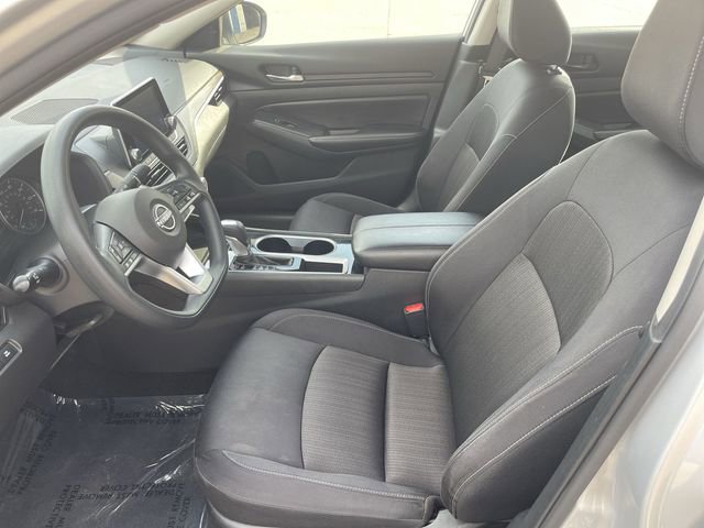 Used 2024 Nissan Altima 2.5 SV FWD image 11