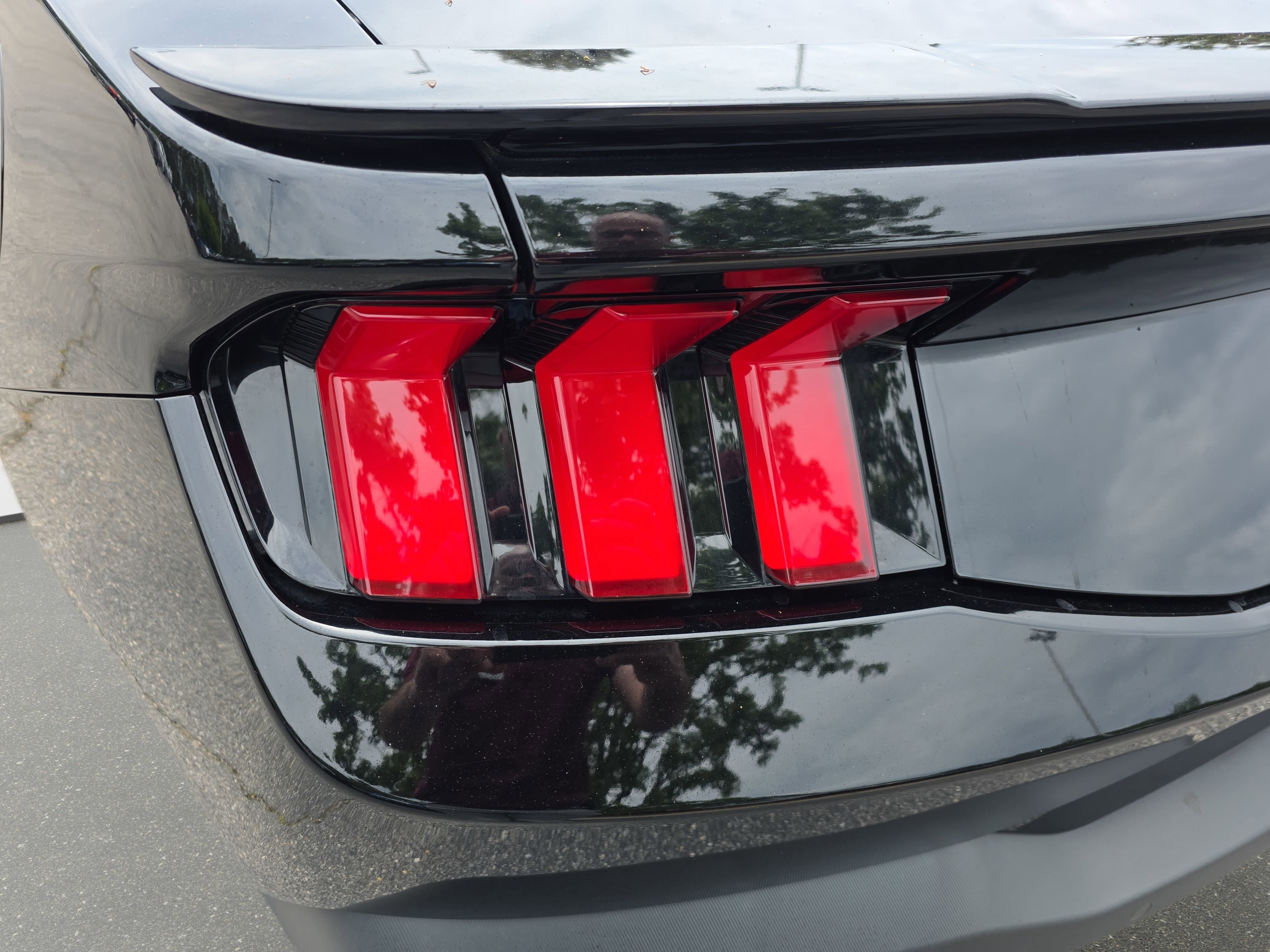 Used 2024 Ford Mustang GT RWD image 30