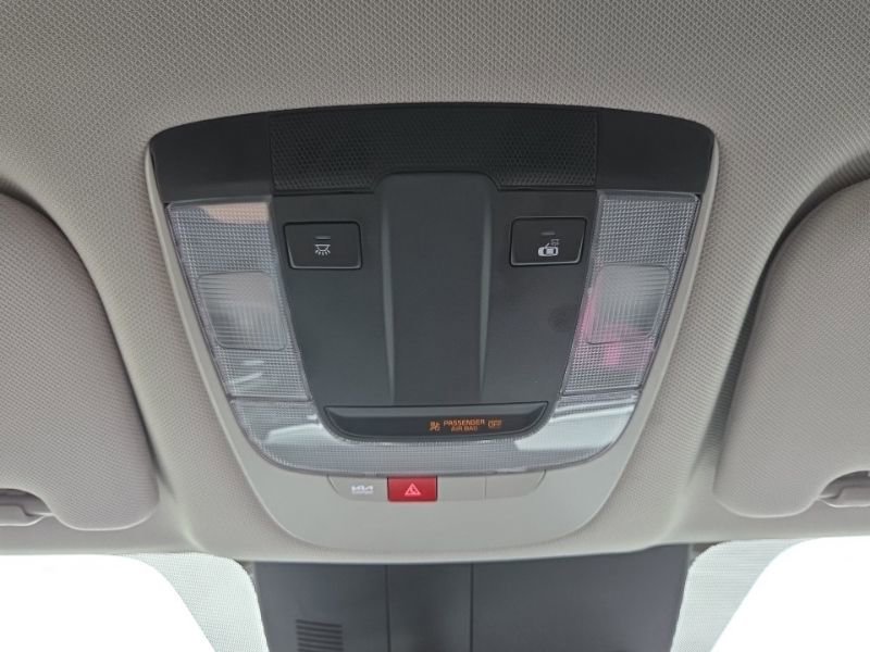 Used 2025 Kia Sorento S image 43