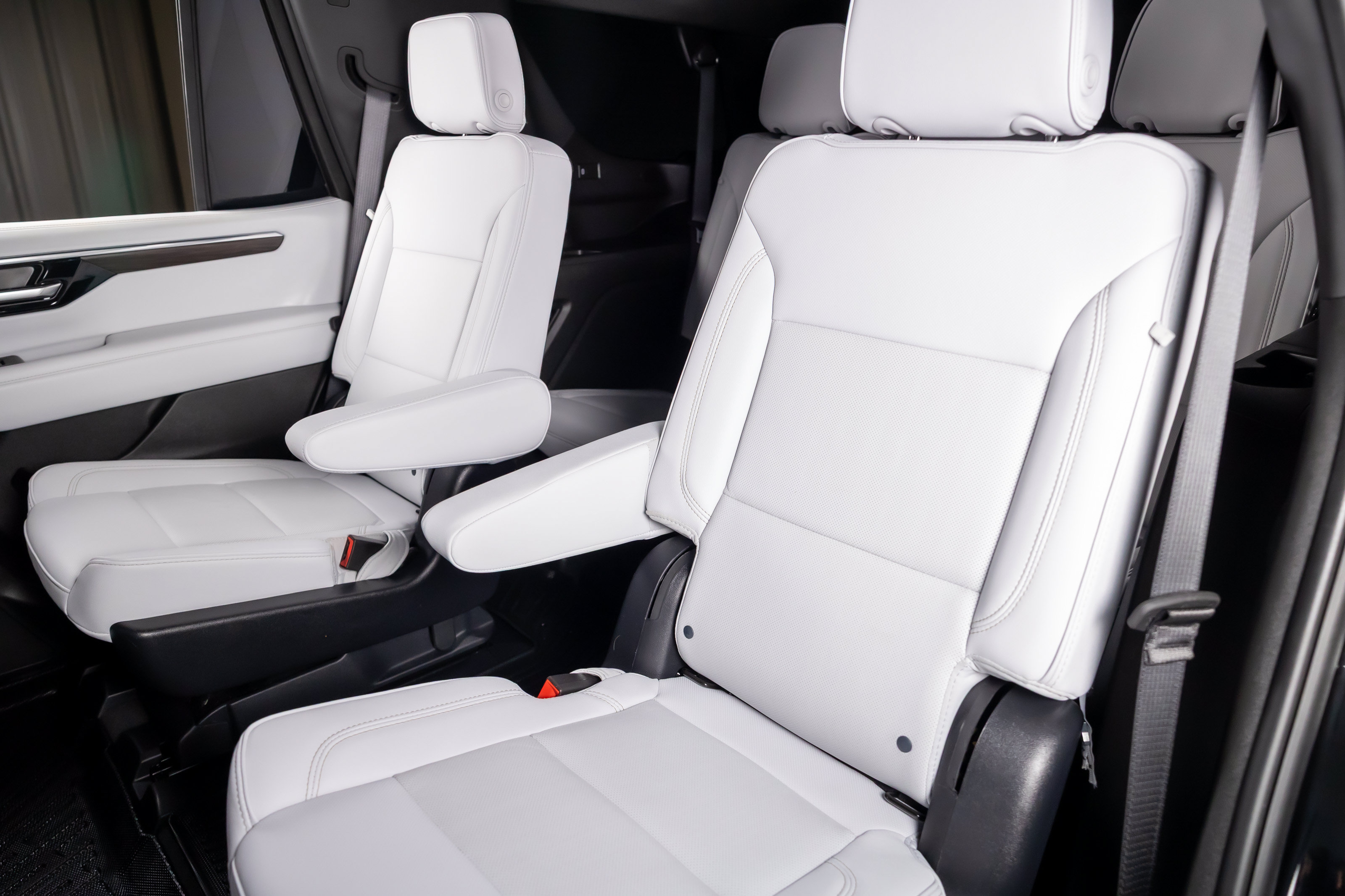 Used 2025 Chevrolet Tahoe Premier RWD image 24