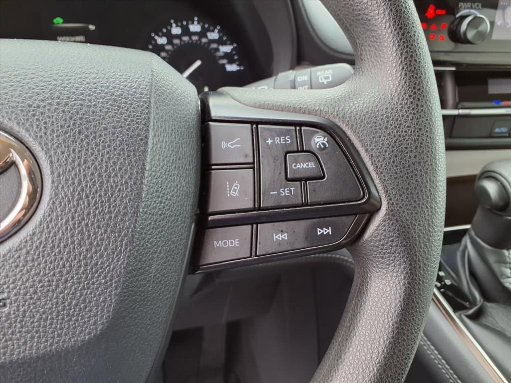 Certified 2022 Toyota Sienna LE image 24