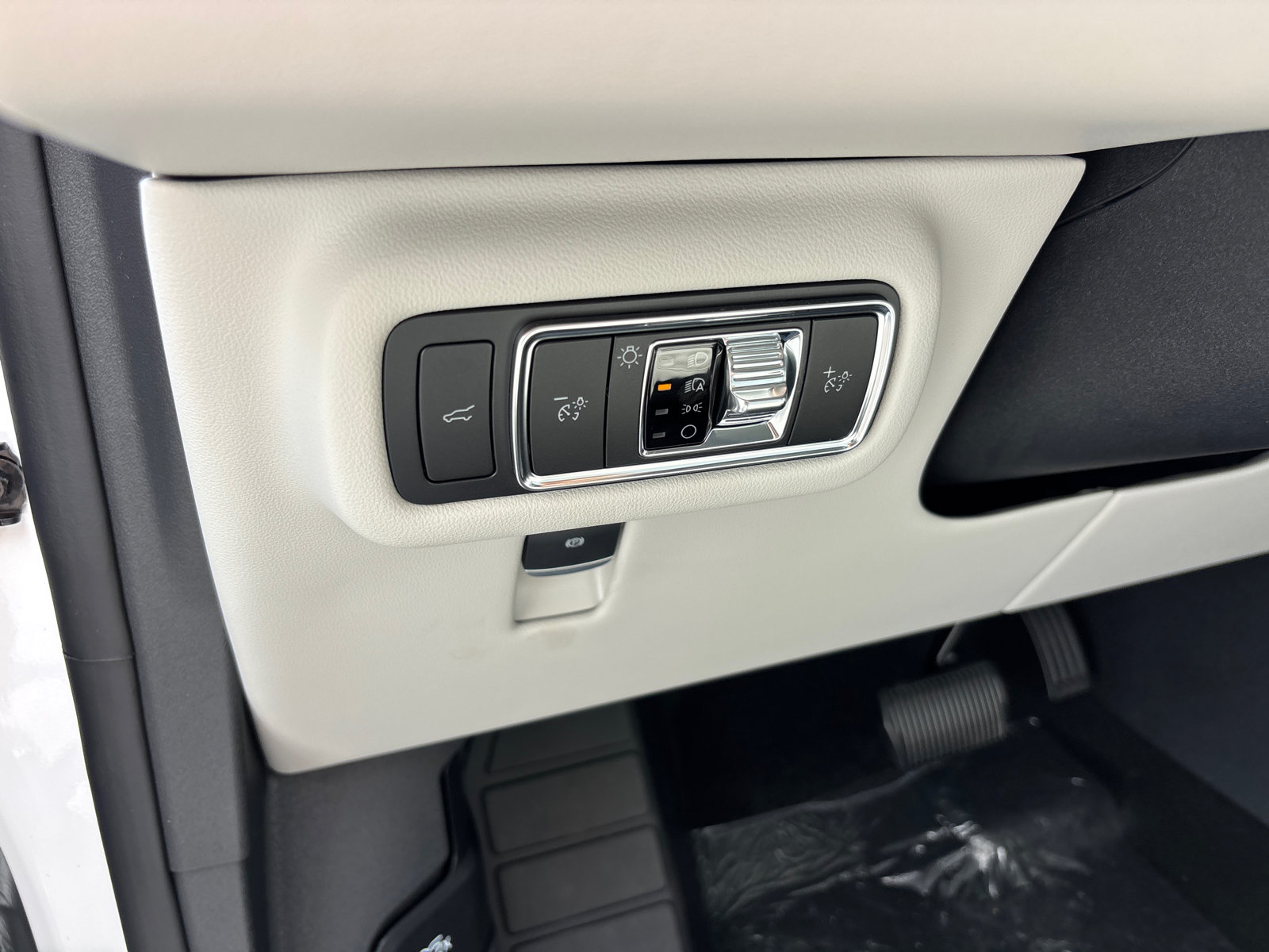 New 2026 Lincoln Nautilus Premier AWD/4WD image 14