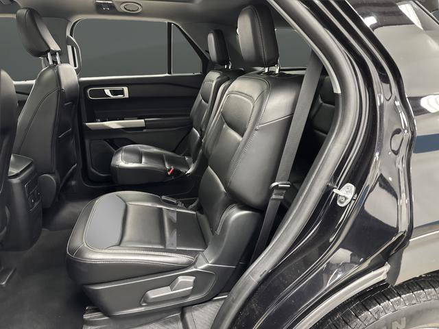 Used 2023 Ford Explorer XLT AWD/4WD image 29