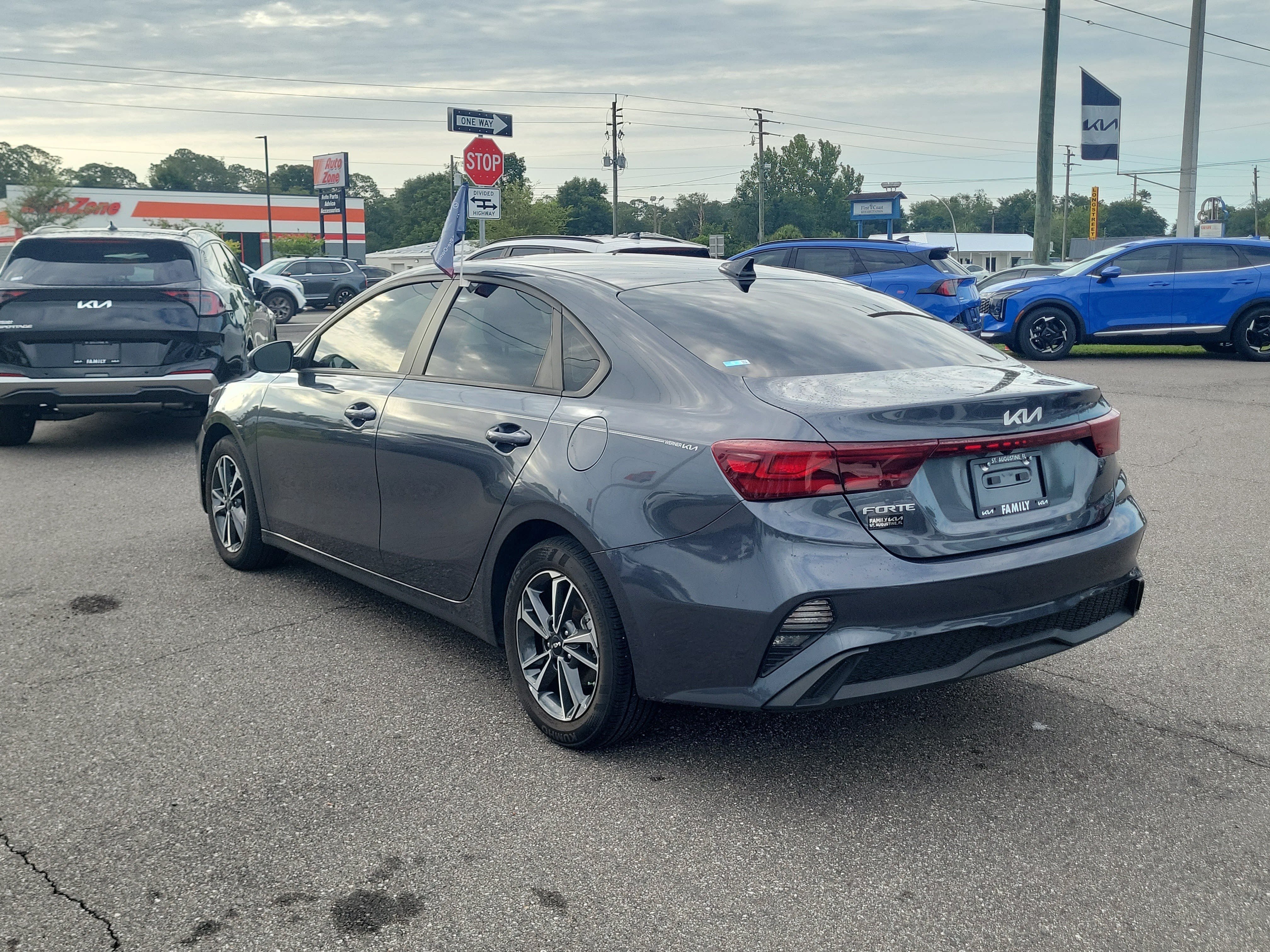 Certified 2024 Kia Forte LXS FWD image 4