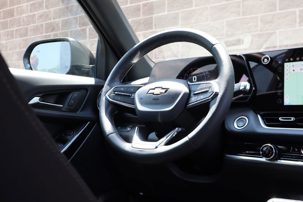 Used 2025 Chevrolet Equinox LT FWD image 38