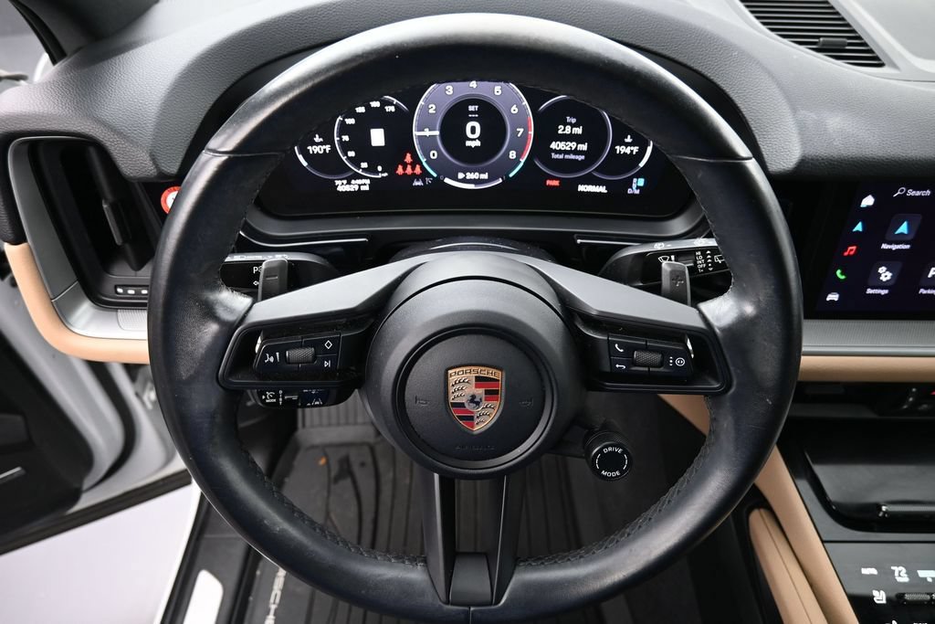 Certified 2024 Porsche Cayenne AWD/4WD image 11