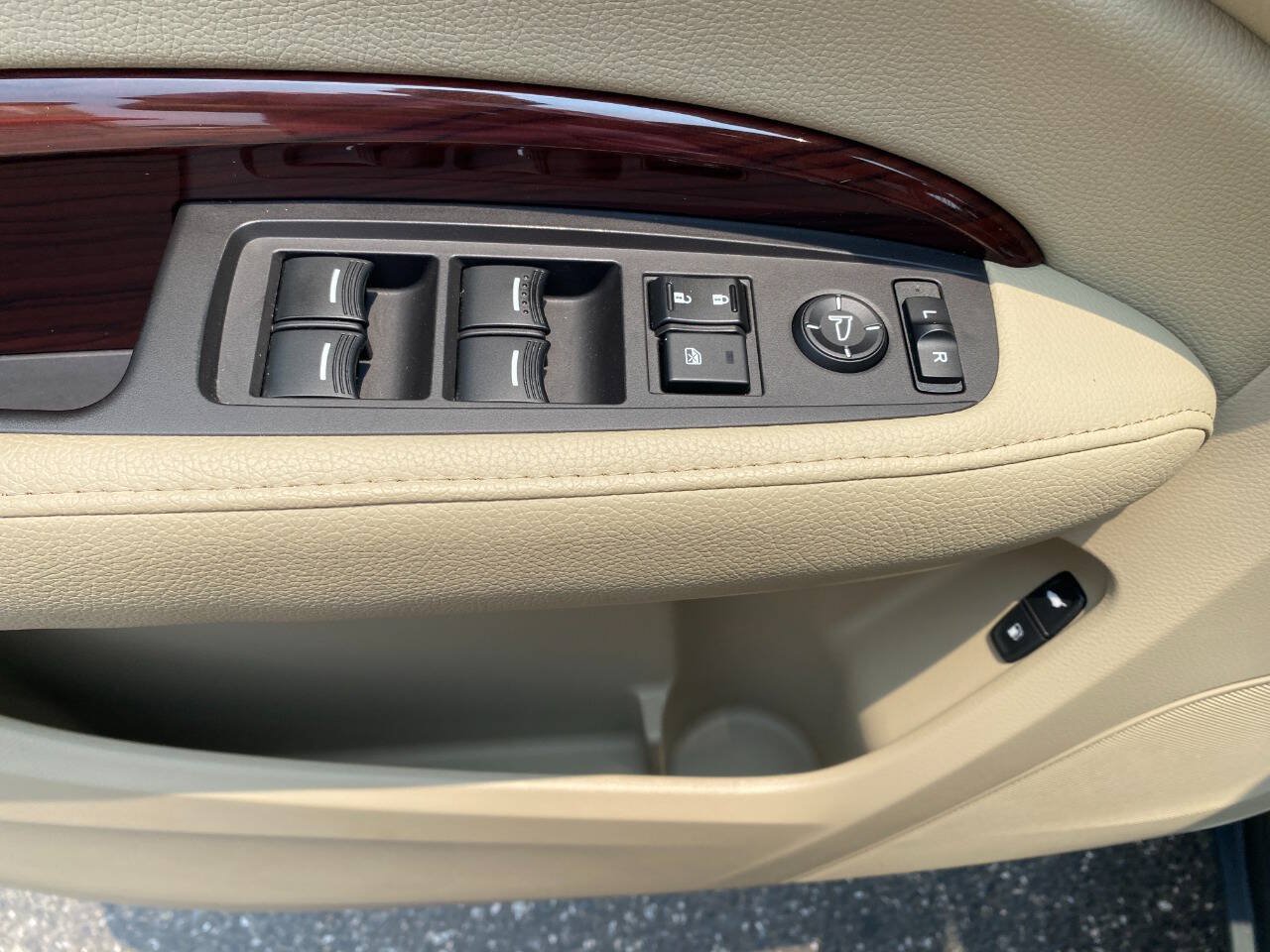 Used 2016 Acura MDX SH-AWD image 12