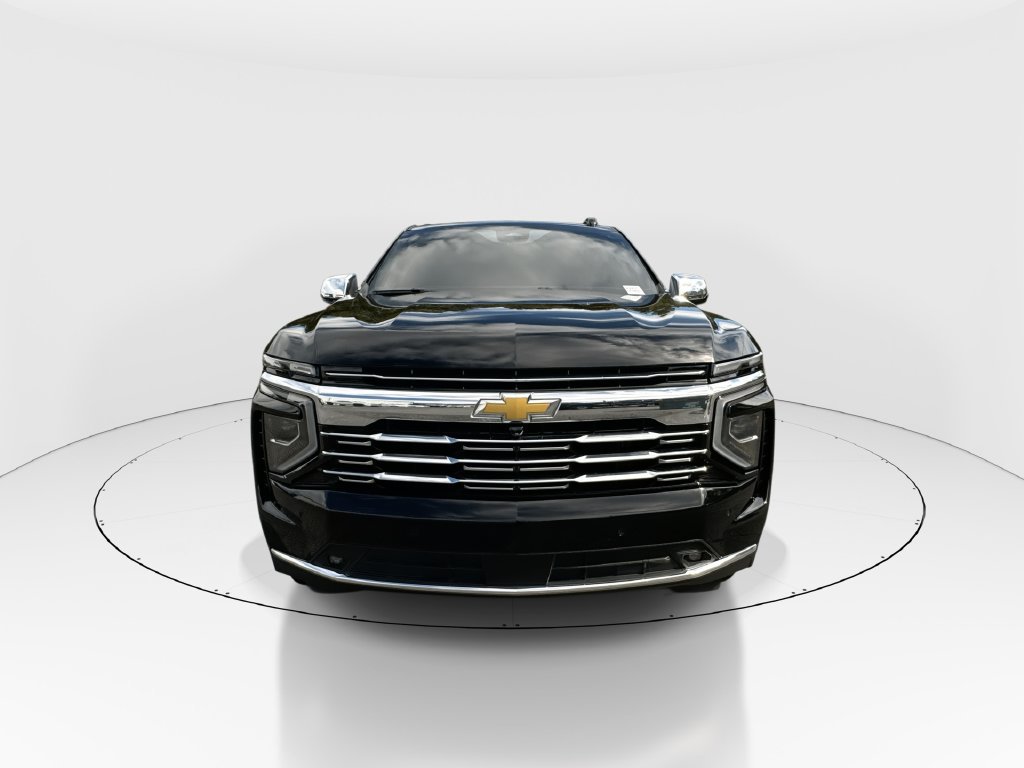 Used 2025 Chevrolet Suburban Premier RWD image 3