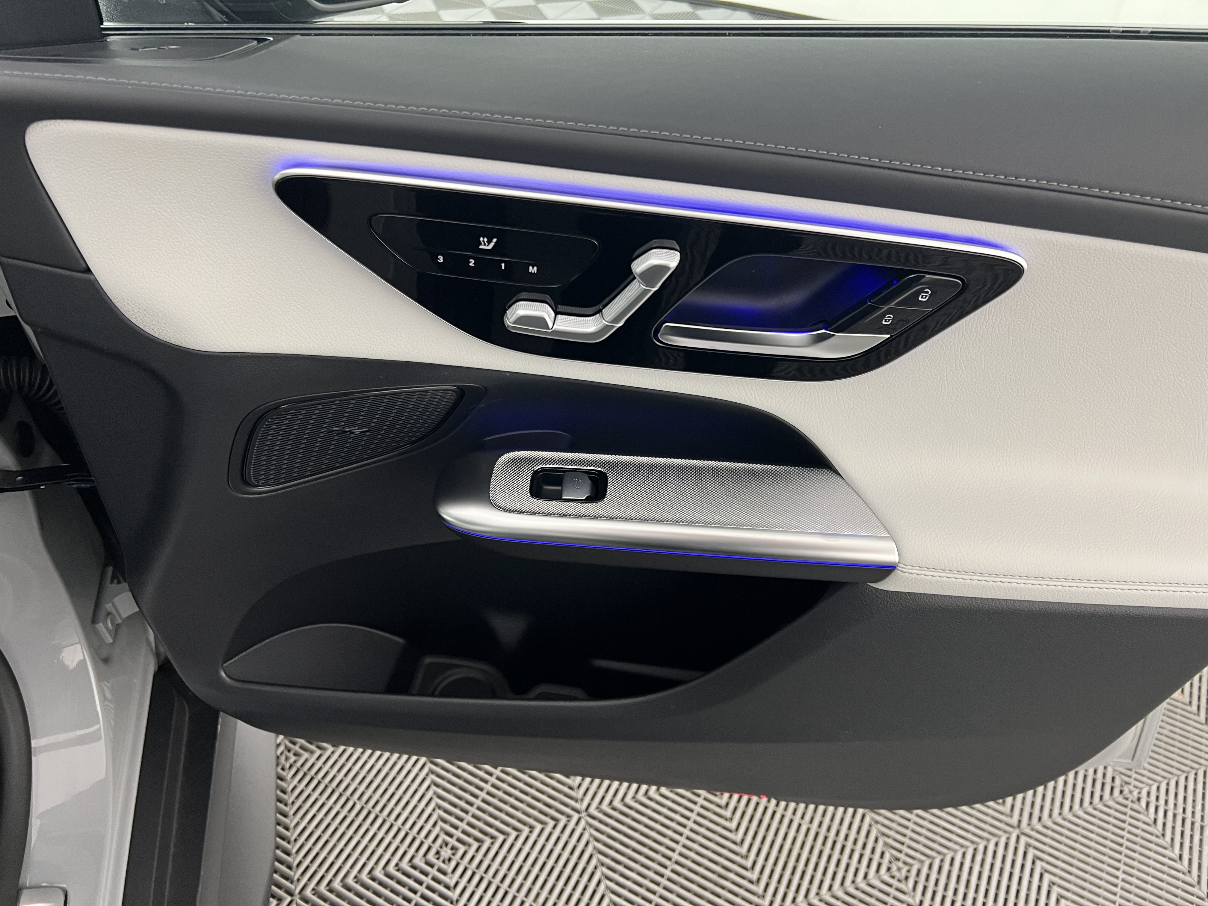 New 2027 Mercedes-Benz GLC 300 4MATIC image 23