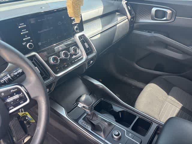 Used 2022 Kia Sorento LX FWD image 19