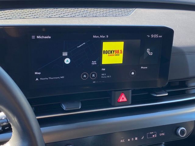 Used 2025 Kia Carnival SX w/ SX Dark Edition Package image 16