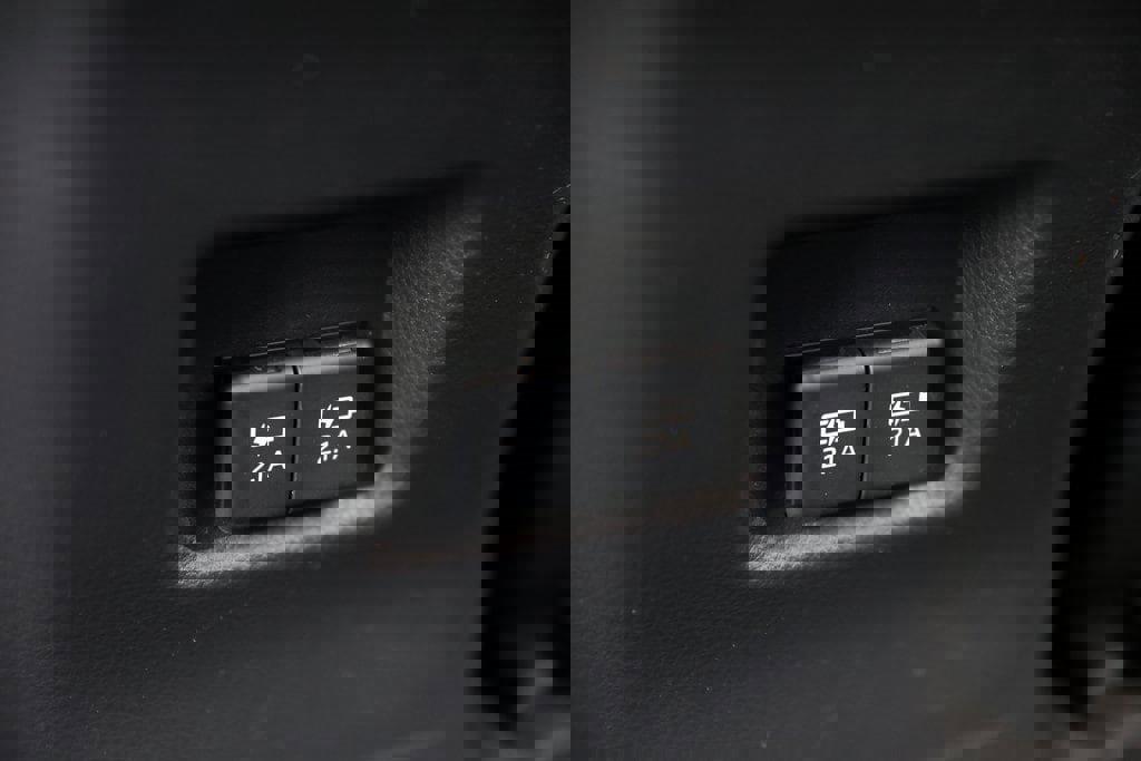 Used 2021 Toyota RAV4 XLE Premium image 22