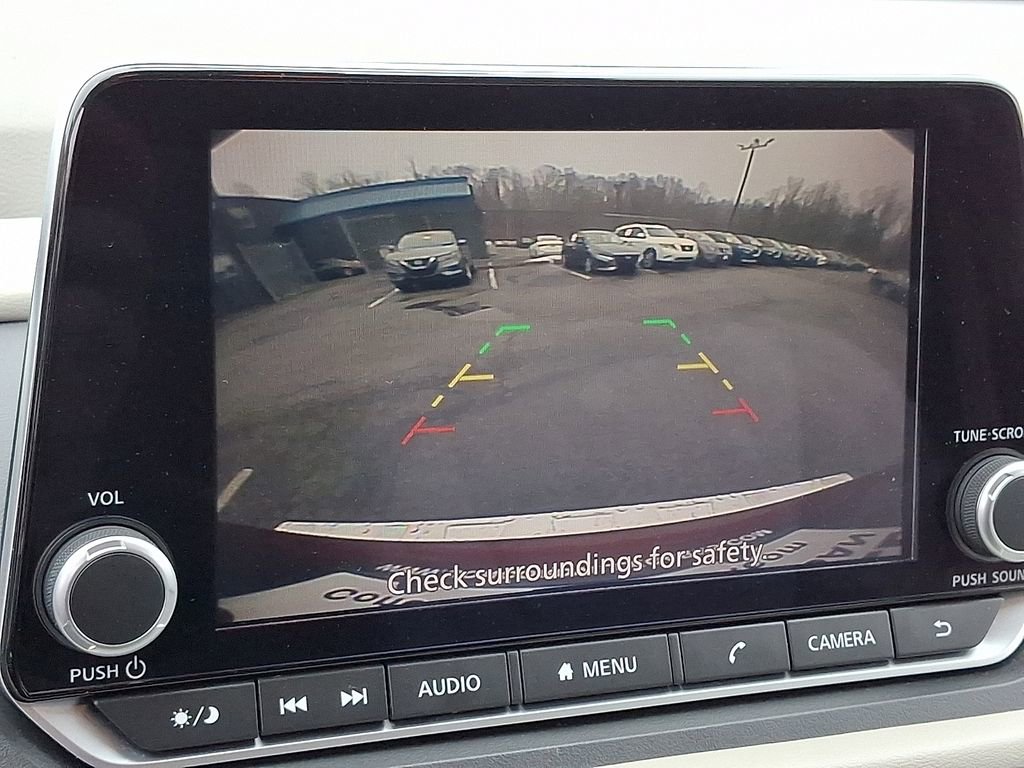 Used 2023 Nissan Rogue SV image 18