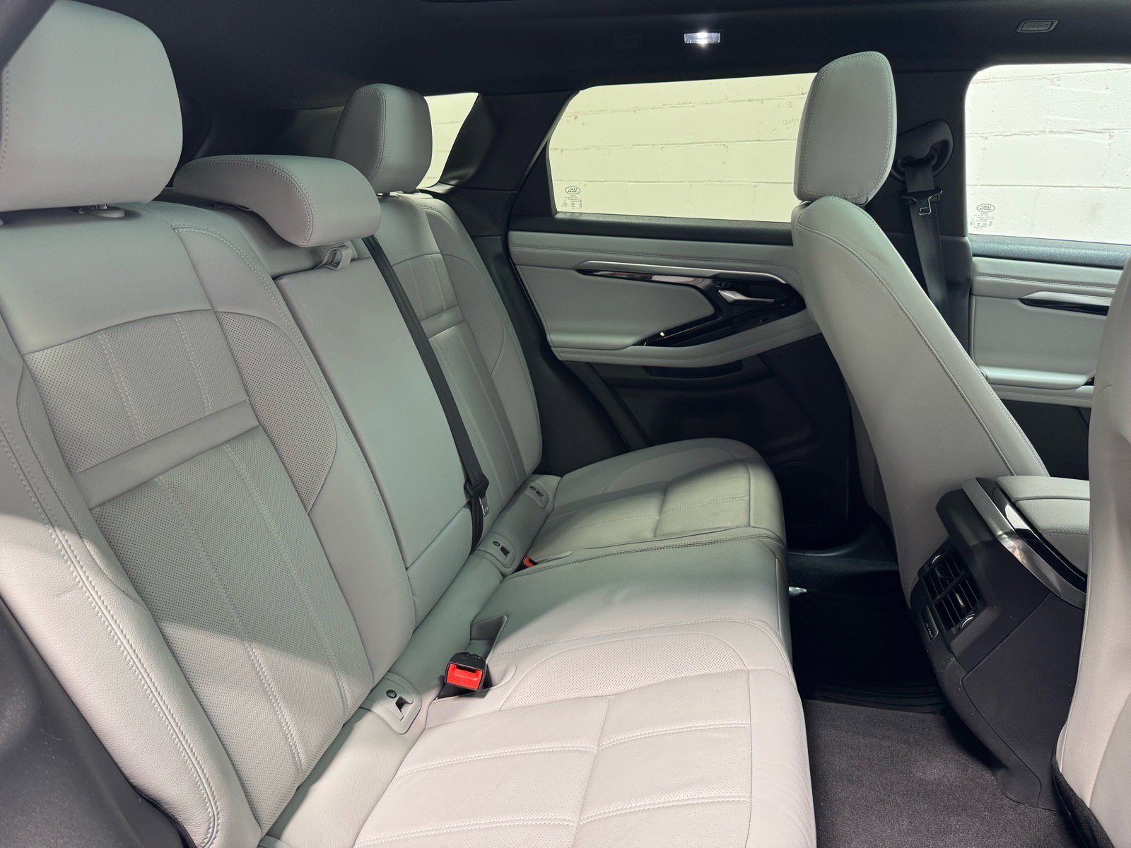 Used 2022 Land Rover Range Rover Evoque S AWD/4WD image 38