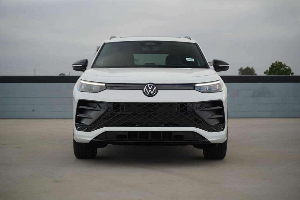 New 2026 Volkswagen Tiguan SE R-Line FWD image 5