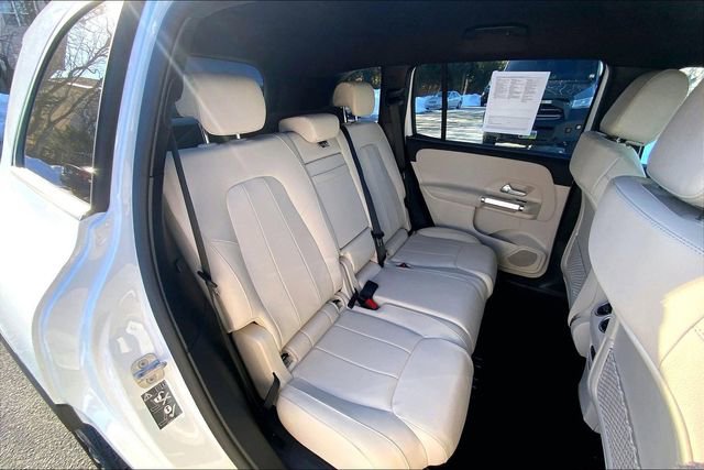 Used 2025 Mercedes-Benz GLB 250 4MATIC image 15