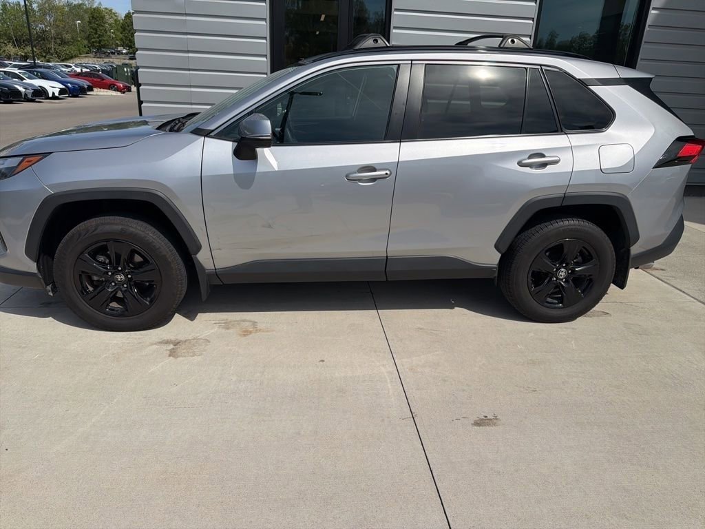 Used 2022 Toyota RAV4 XLE AWD/4WD image 6