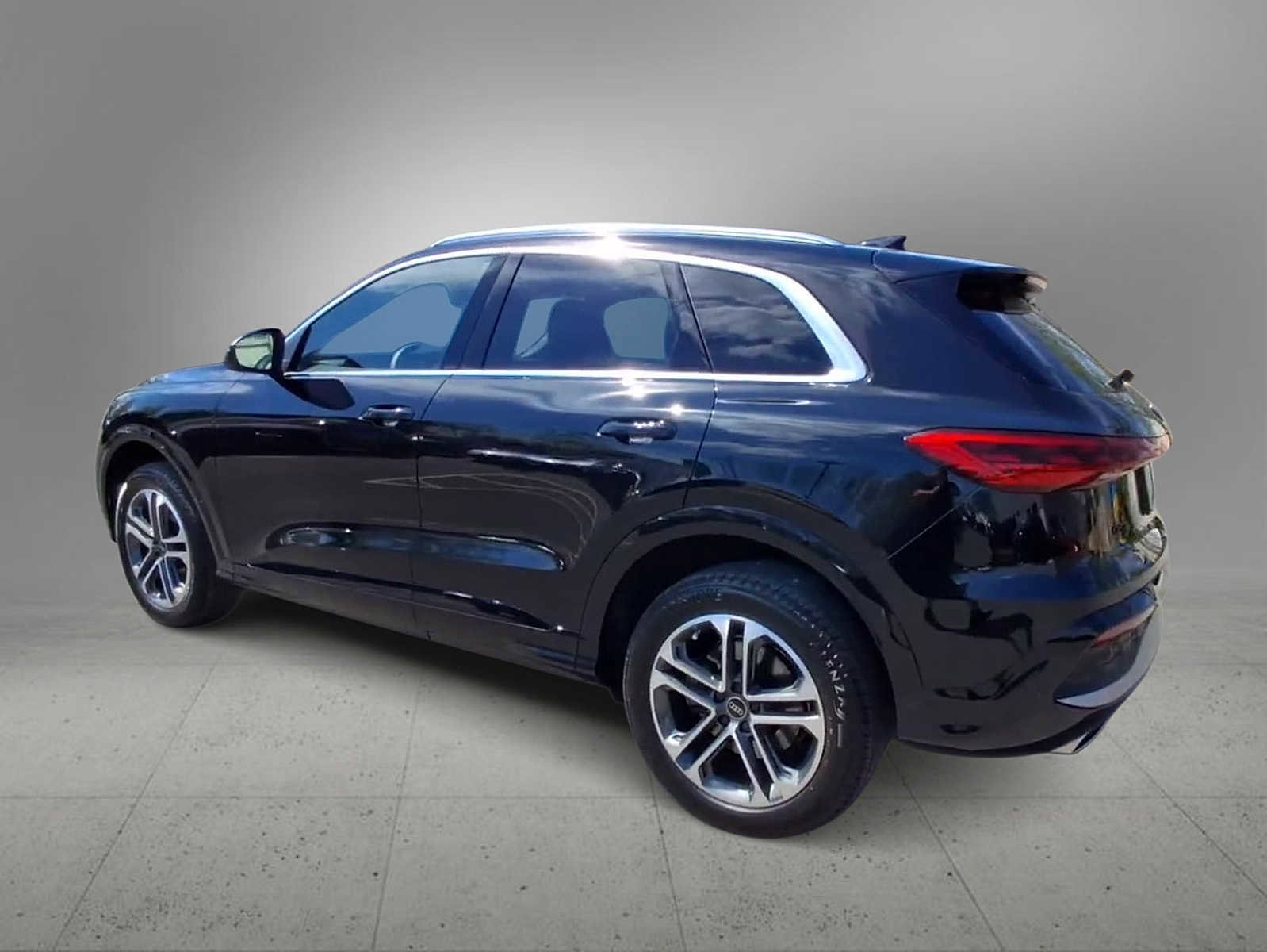 Certified 2025 Audi Q5 Premium w/ Convenience Package AWD/4WD image 6