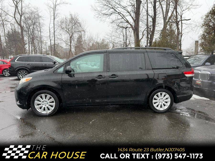 Used 2013 Toyota Sienna XLE image 7