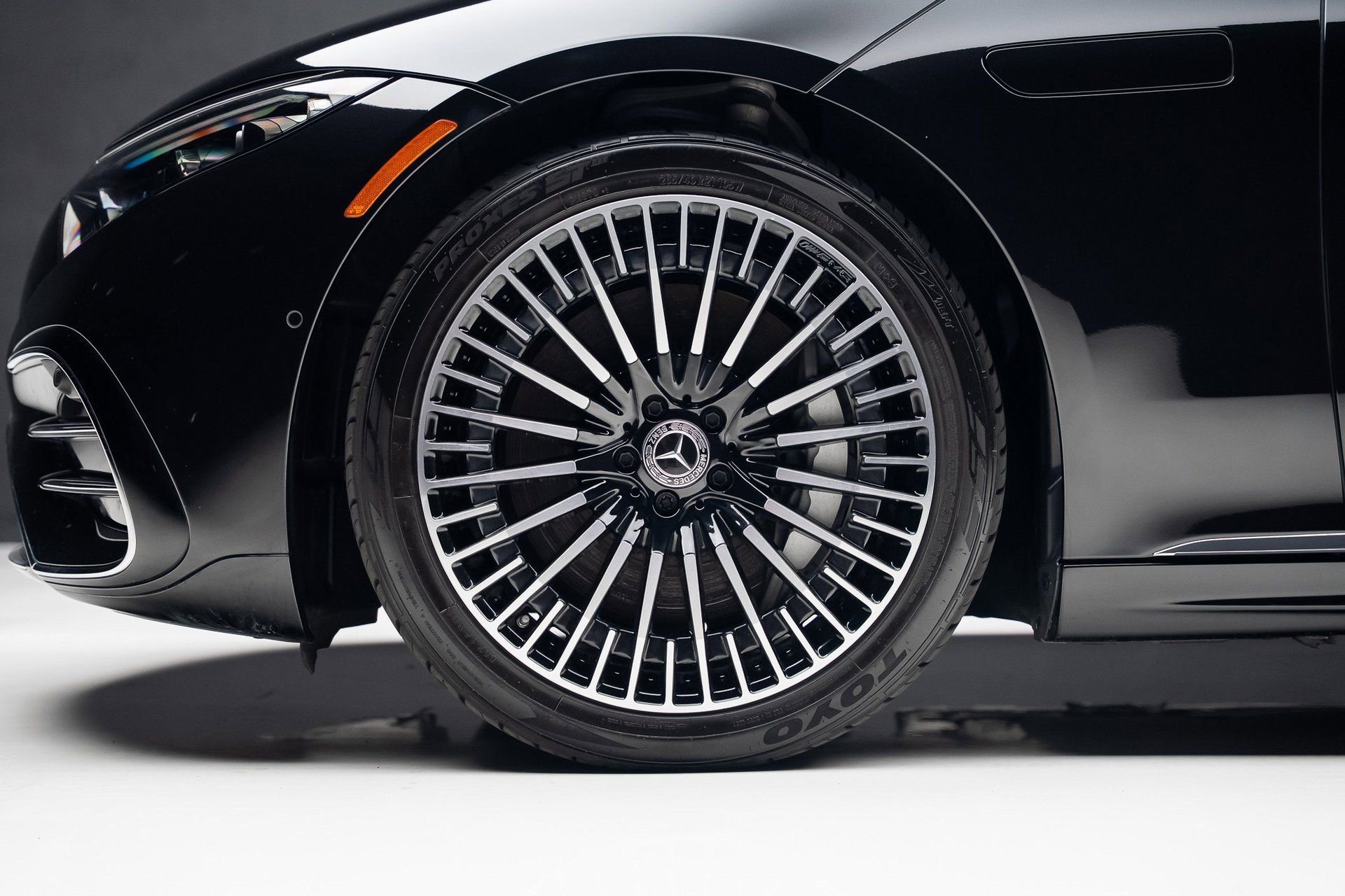 Used 2023 Mercedes-Benz EQS 450+ Sedan w/ AMG Line Exterior Package image 19