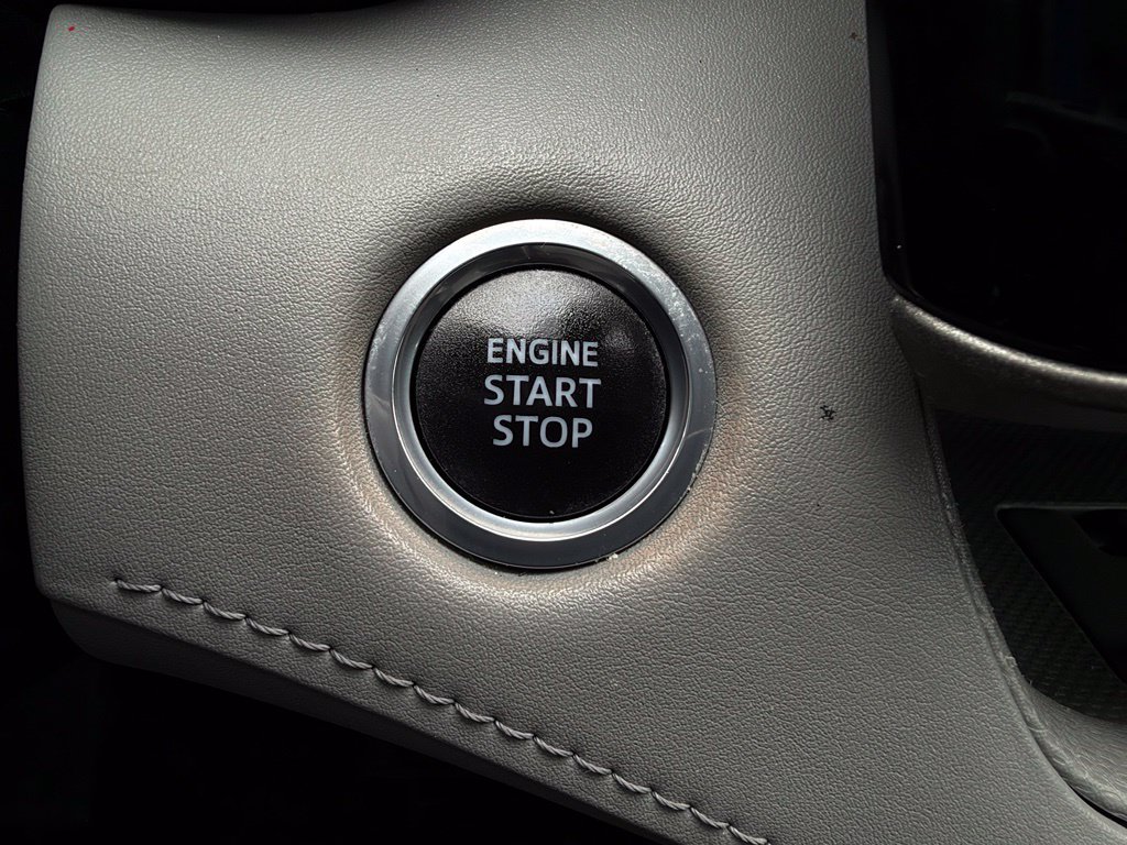 Used 2021 Toyota Highlander L FWD image 22