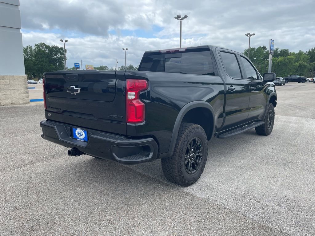Used 2025 Chevrolet Silverado 1500 ZR2 w/ Technology Package image 5