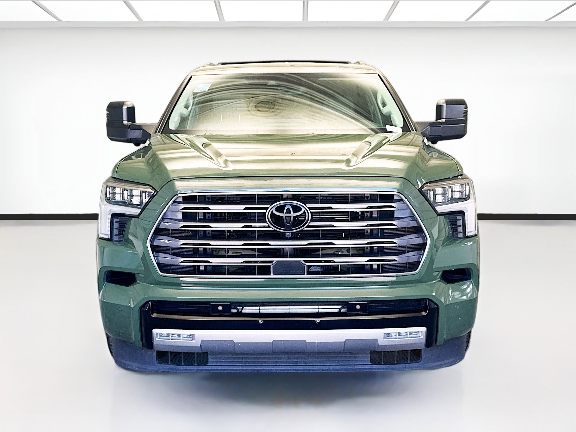 Used 2023 Toyota Sequoia Limited image 2