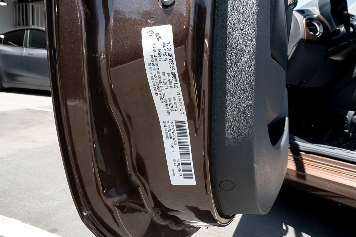 Used 2012 FIAT 500 Sport w/ Safety & Sound Pkg FWD image 9