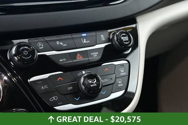 Used 2023 Chrysler Pacifica Touring-L FWD image 26